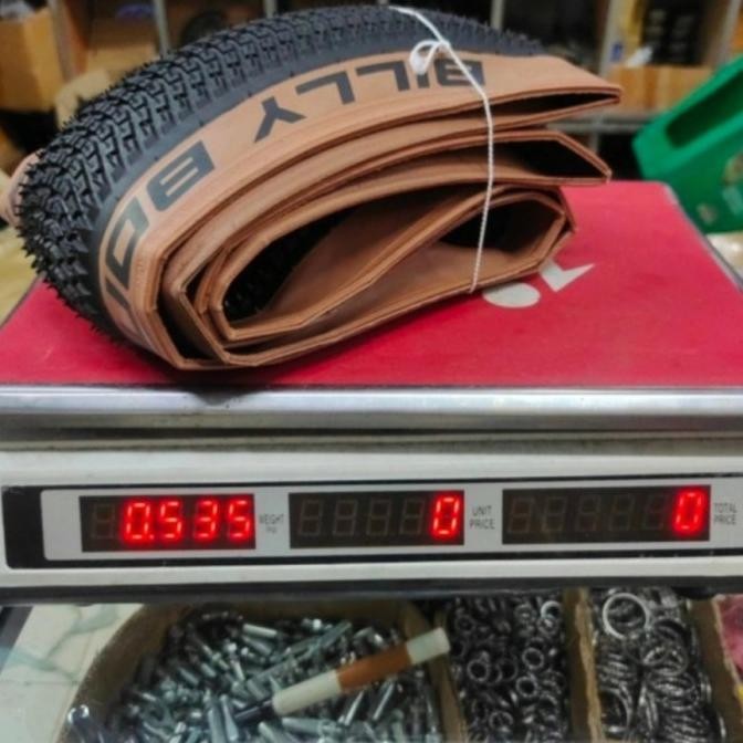 ban schwalbe BILLY BONKERS tan wall 26 2.10 210 bonker kevlar gravel