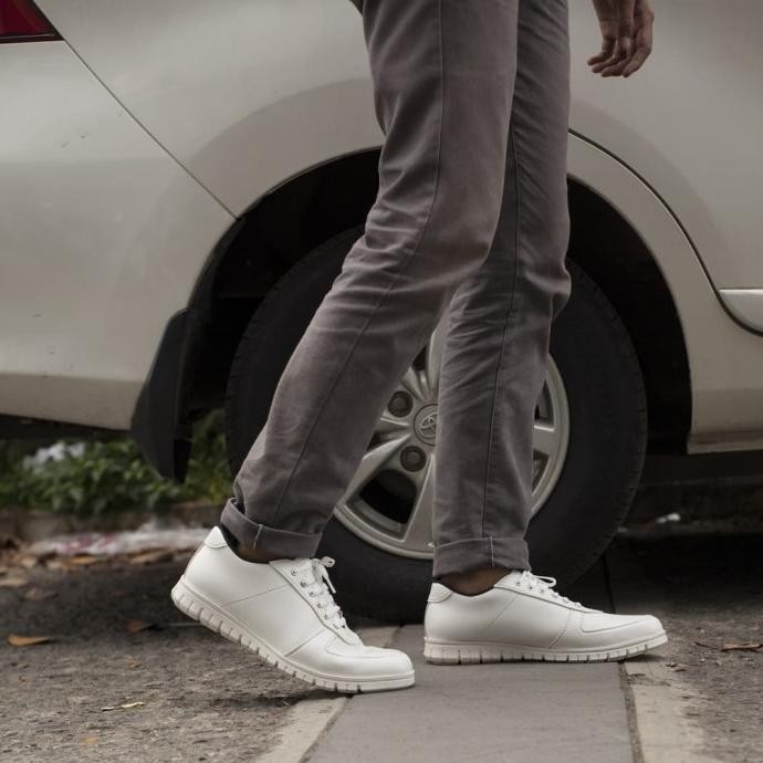Paulmay Sepatu Sneakers Pria Modena 30