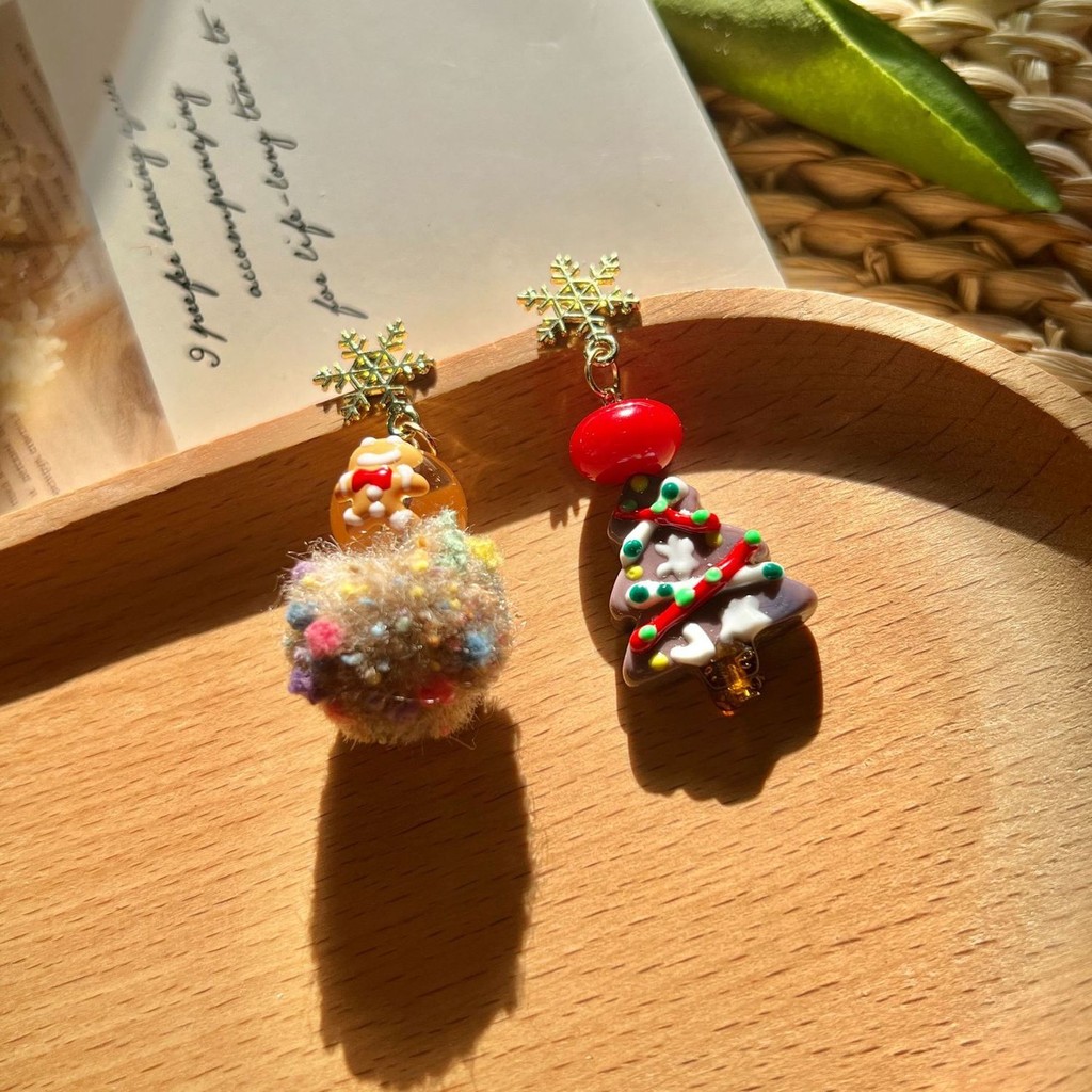[Heartbeattt]Anting Kepingan Salju Natal Manusia Roti Jahe Manik-manik Coklat Warna-warni Bola Rambu