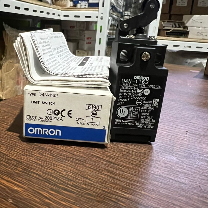 TERBARU - LIMIT SWITCH OMRON D4N-1162 ORIGINAL JAPAN ASLI