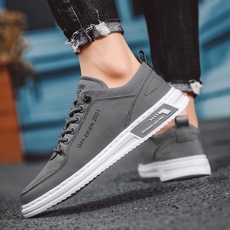 [Produk Terbaru] Highland Sepatu Pria Jalan Sneakers Casual Sepatu Kain Kerja Sepatu Kasual Cowok