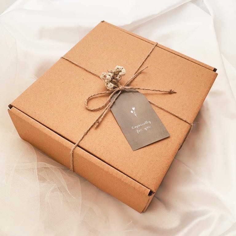 

Gratis Ongkir Hampers Bts / Free Ukir Grafir Nama / Parcel Lebaran / /Hampers Lebaran / Kado Pernikahan / Hampers Wedding / Kado Ultah / Kado Wisuda / Hadiah Aesthetic / Hampers Ultah / Hampers Unik / Wedding Gift / Kado Birthday / Kado Natal / Parcel /