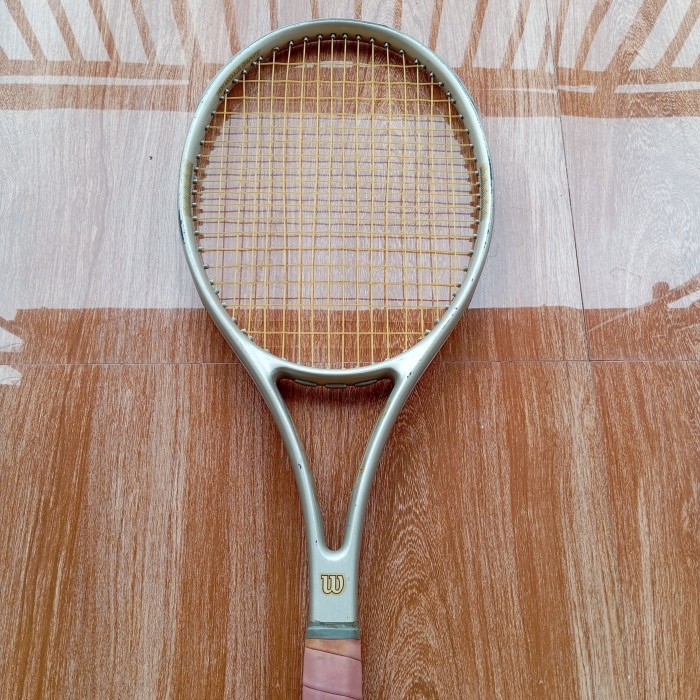 Raket tenis Wilson bekas