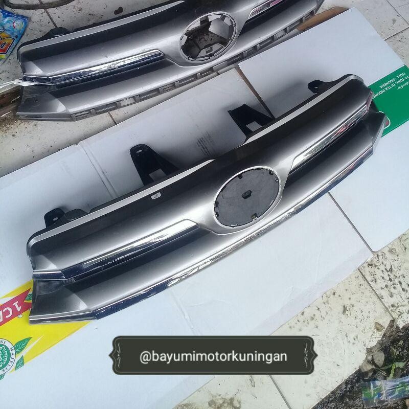 Grill Toyota Innova Reborn 2016-2020 Original