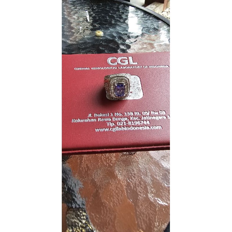 natural tanzanite loopclean