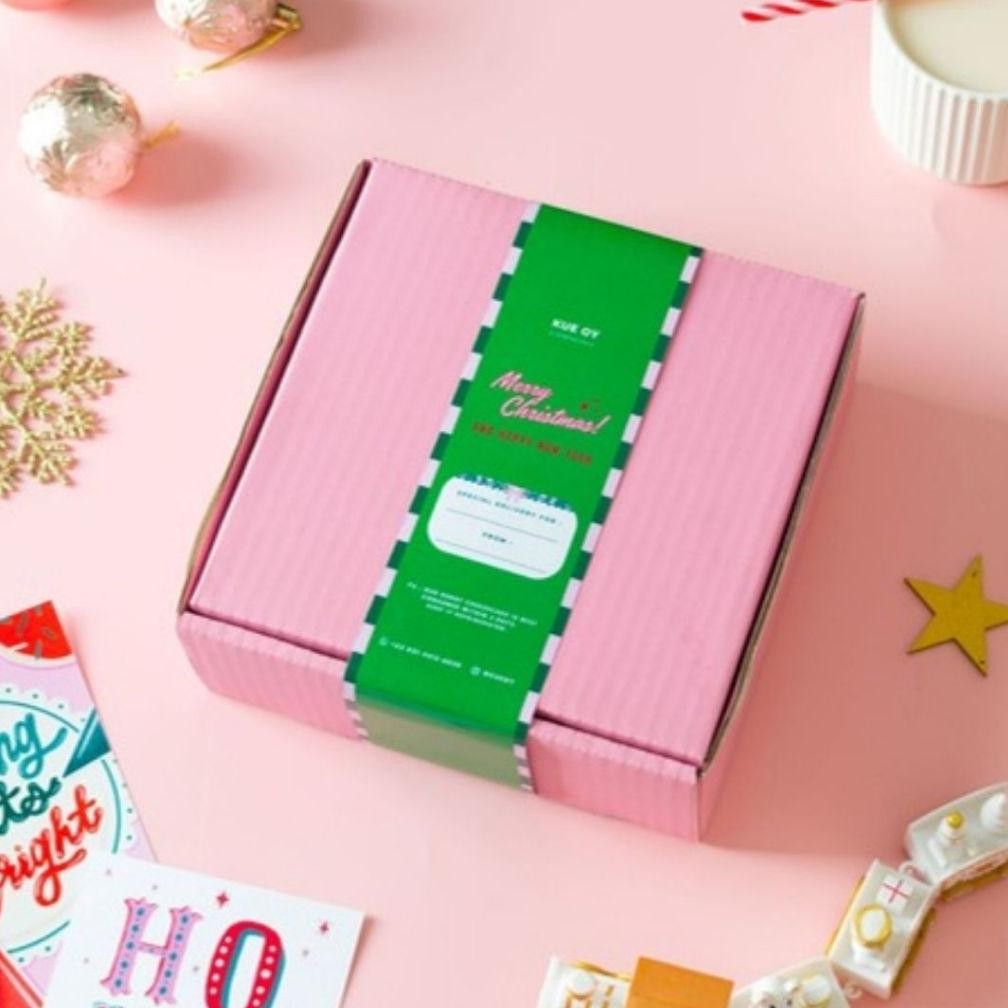 

CR - CHRISTMAS HAMPERS NATAL / BINGKISAN / PARCEL - Strawberry Cheesecake TERLARIS