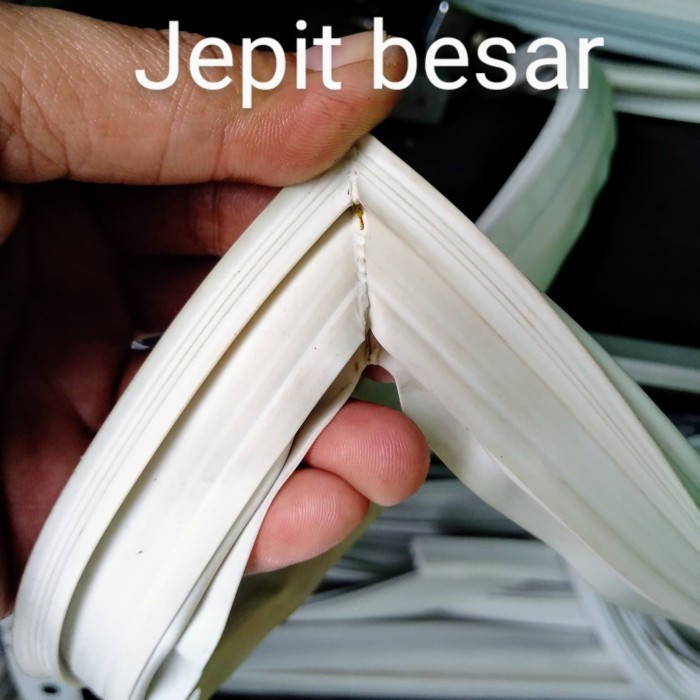 KARET KULKAS TOSHIBA GLACIO