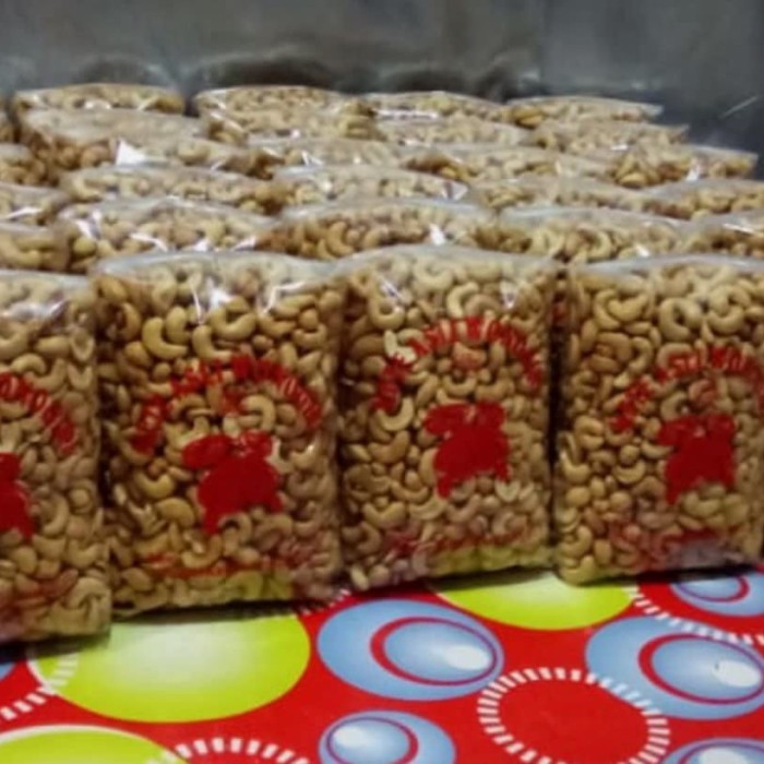 

Ready Kacang Mede/Mete Panggang Oven Rasa Asin Bawang Netto 500Gr