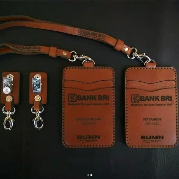 

Name tag bank BRI asli kulit 100%