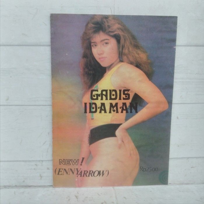 Enny Arrow Gadis Idaman BUKU Langka