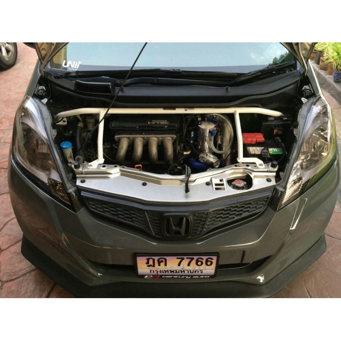 Aksesoris Stabiliser Strutbar ULTRA RACING Frontbar 4pts Jazz GE GE8