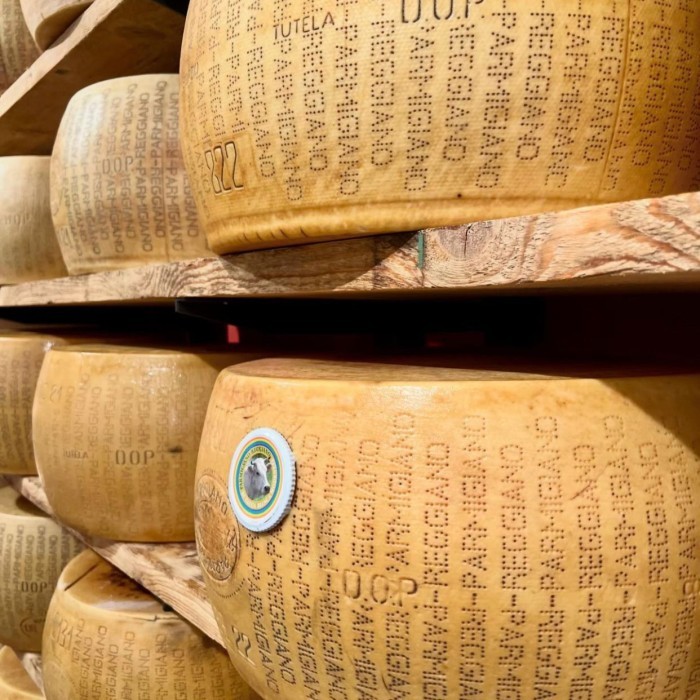

Parmigiano Reggiano Cheese DOP 24 Months 1kg