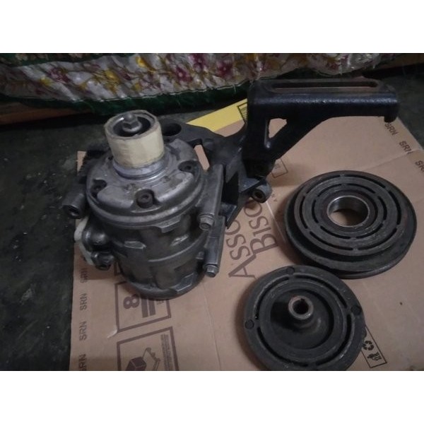 FREE ONGKIR PART MOBIL BRAKET KOMPRESOR AC TOYOTA KIJANG SUPER 5K ORIGINAL ASLI