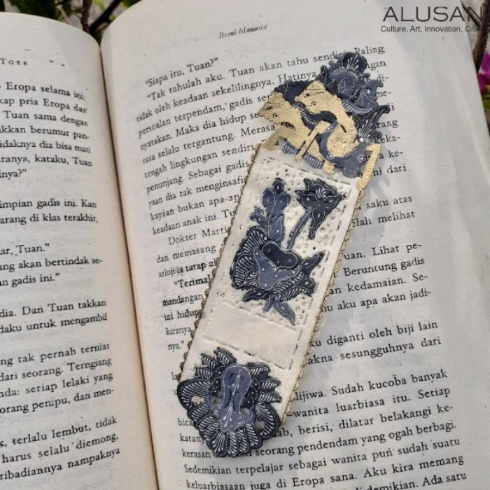 

Andra - Pembatas Buku Wayang Kulit Tinggi Bookmark Wayang Kulit