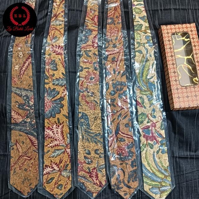 Dasi pria batik tulis lawasan