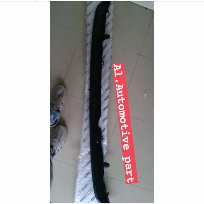 lidah bumper belakang fortuner vrz / cover bumper belakang