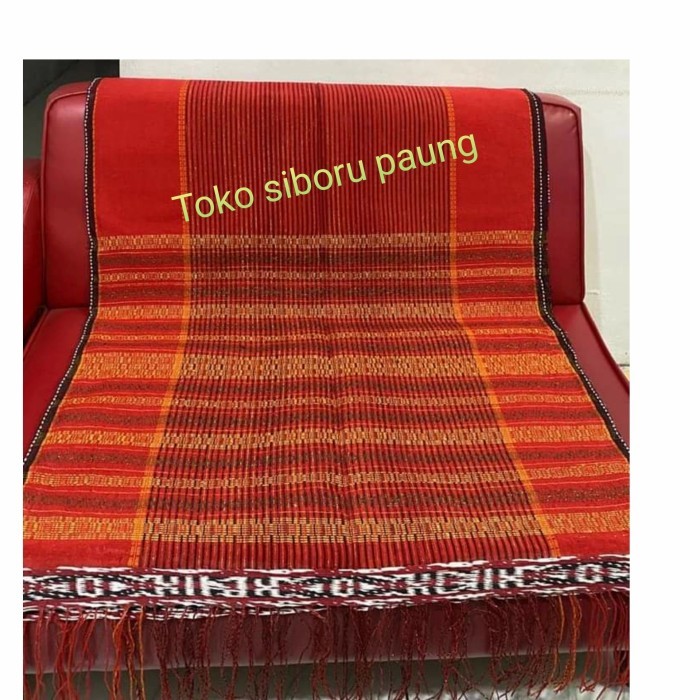 ulos ragihotang merah terang