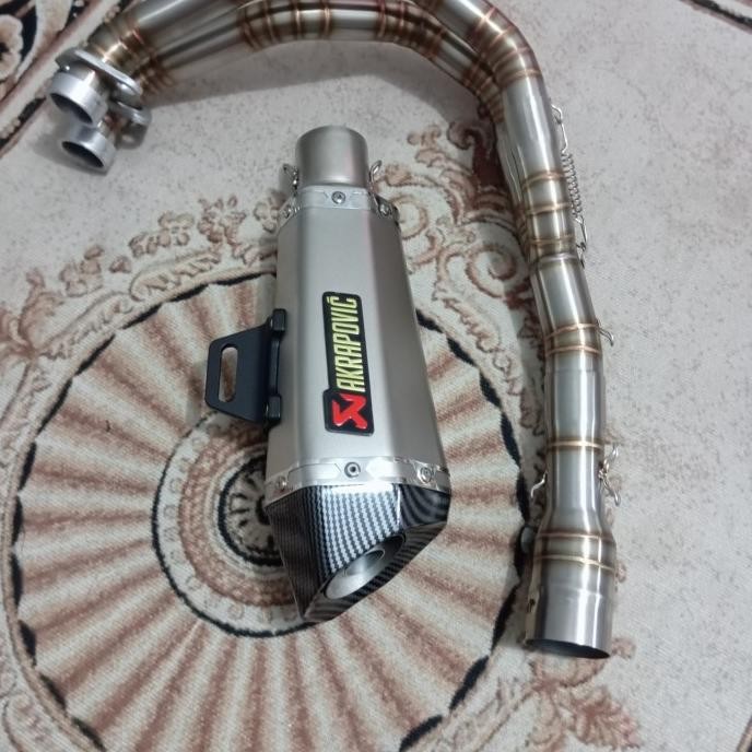 Knalpot Akrapovic conical underbelly for R25/MT25