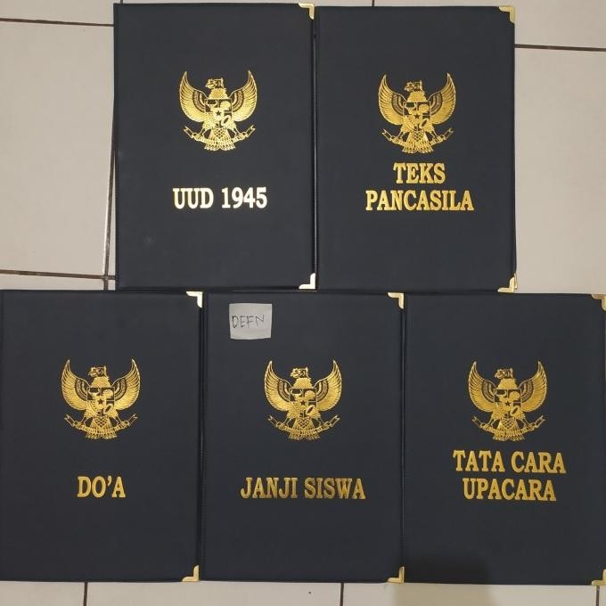 

TERLARIS - 5 Map Upacara Bendera Bahan kulit sintetis untu SD SMP SMA