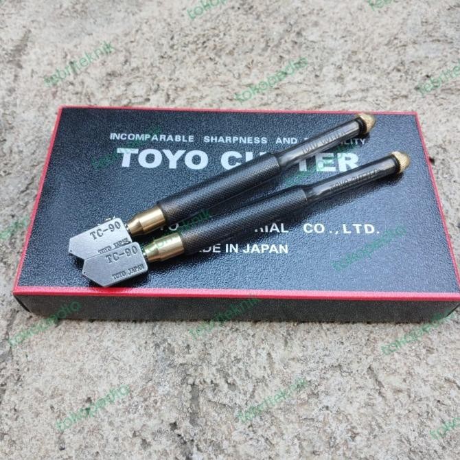 

Berkualitas Mata Pisau potong kaca TOYO OIL glass cutter TC 90 original japan