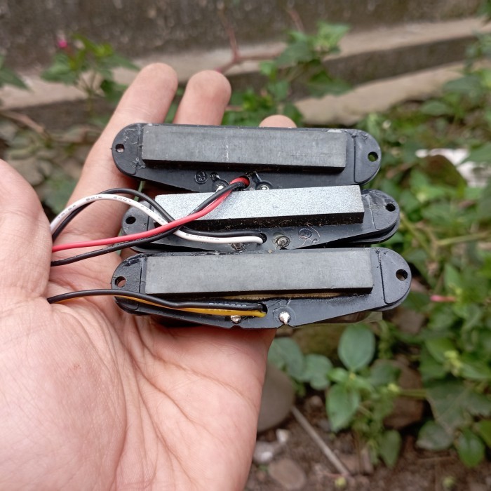 Pickup Gitar Stratocaster Sss Set Ceramic Magnet