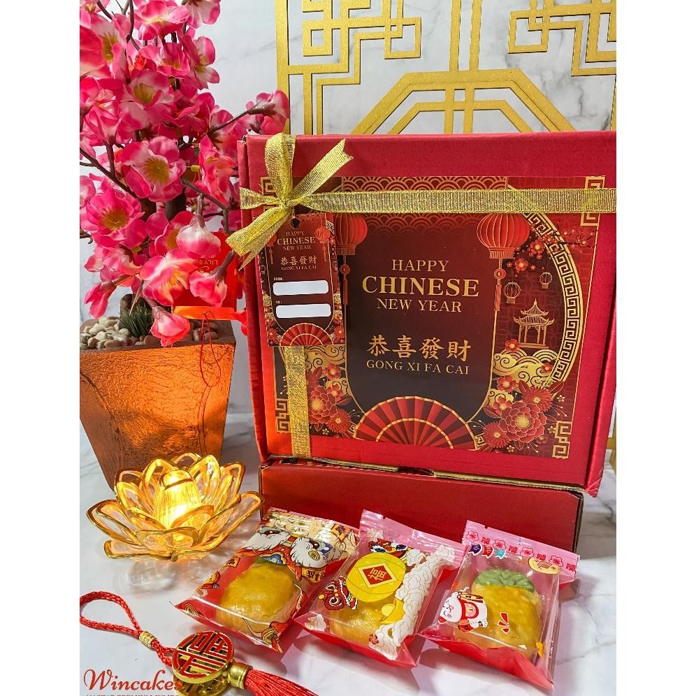 

(Chinese New Year Edition / Edisi Imlek) Hampers Nastar Taiwan / Nastar Nanas Wisman Jumbo / Taiwanese Pineapple Cake / Pineapple Tart (Isi 12)