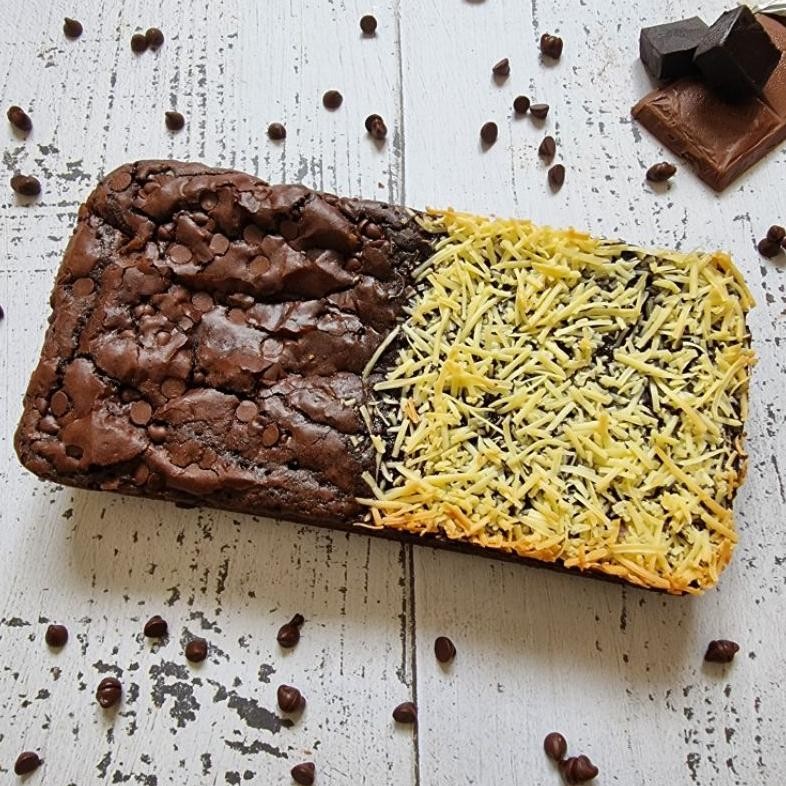 

Two Topings Fudgy Brownie