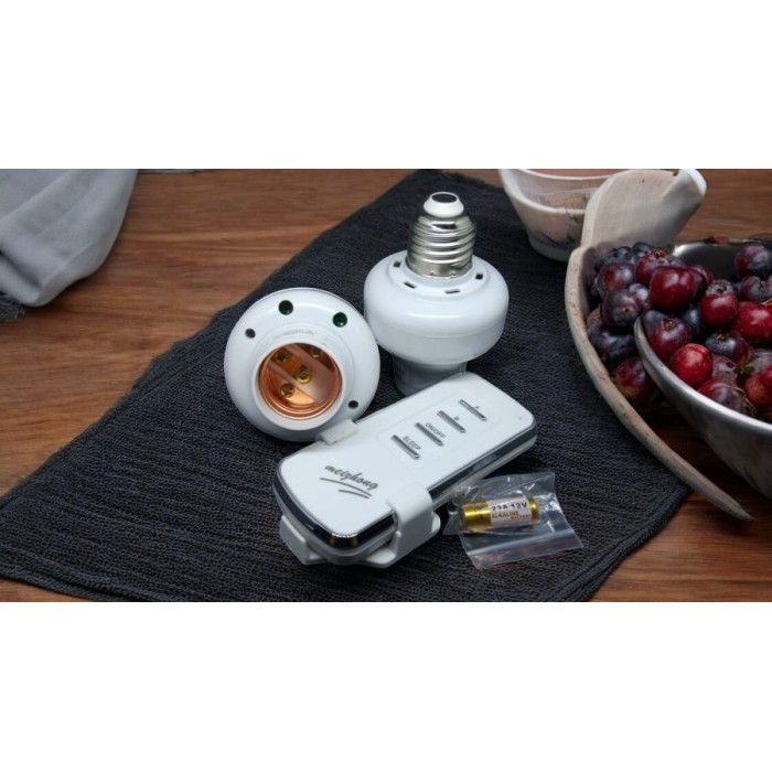 BERMUTU Fitting Lampu dengan Remote Control.....1 Remote 2 fittings