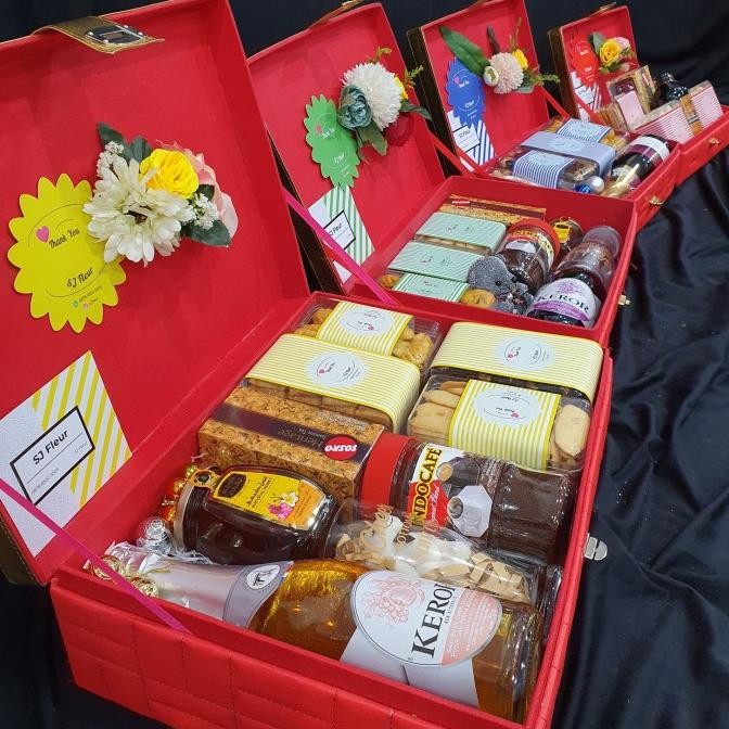 

Sale! Paket box hampers parcel kue kering kado ulang tahun 15