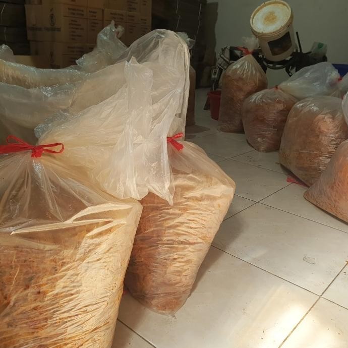 

TERBARU KERIPIK KACA / KERIPIK BELING PEDAS DAUN JERUK 1 KG !!!!!