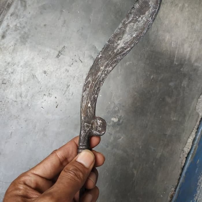 

Kujang Besi Model Pamor Kuno