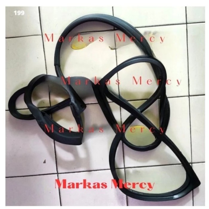Karet Pintu W 124 Mercy Boxer