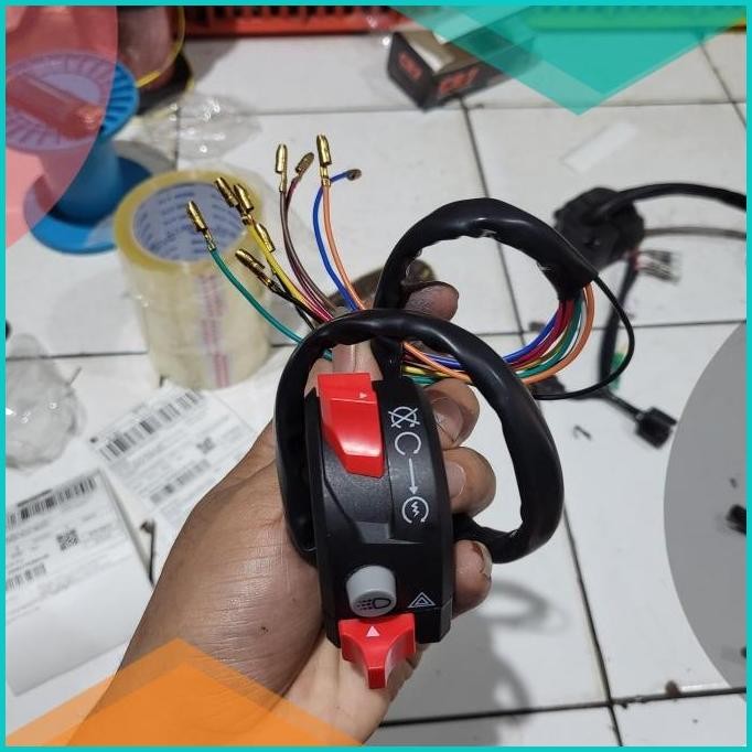 SAKLAR KANAN DOMINO UNTUK GAS SPONTAN PNP NMAX / NEW NMAX / NEW AEROX