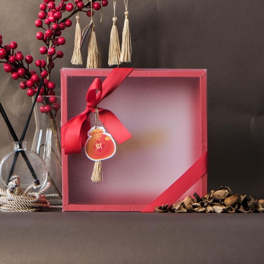 

BR - BOX KUE MERAH MIKA BURAM COCOK UNTUK NATALIMLEK 23x23x7 CM TERLARIS