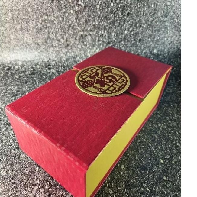 

BR - Hardbox Magnet Lapis 1/2 ,kue kering Imlek/CNY/Sincia UK : 22x11x8 TERLARIS