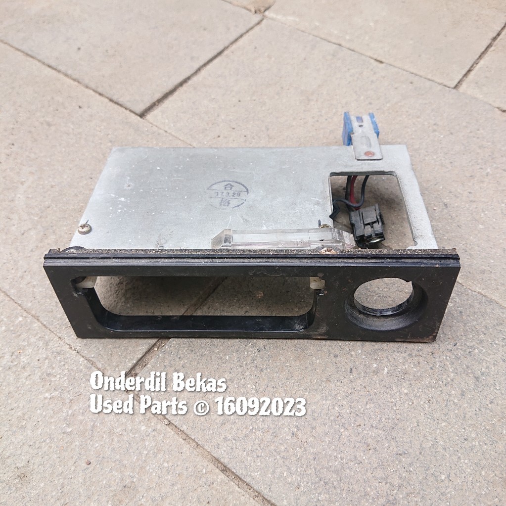 casing rel asbak dashboard nissan xtrail T30 2005