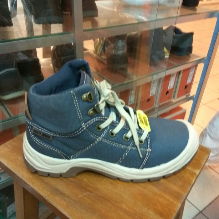 SEPATU SAFETY JOGGER DESERT BIRU