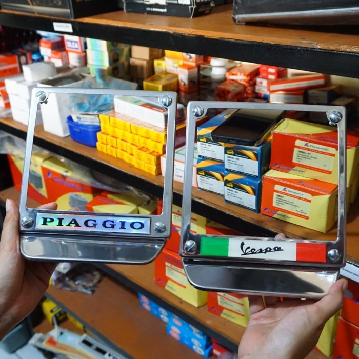 ] Tatakan Plat Nomor Belakang Chrome Vespa Klasik Model Persegi Impor