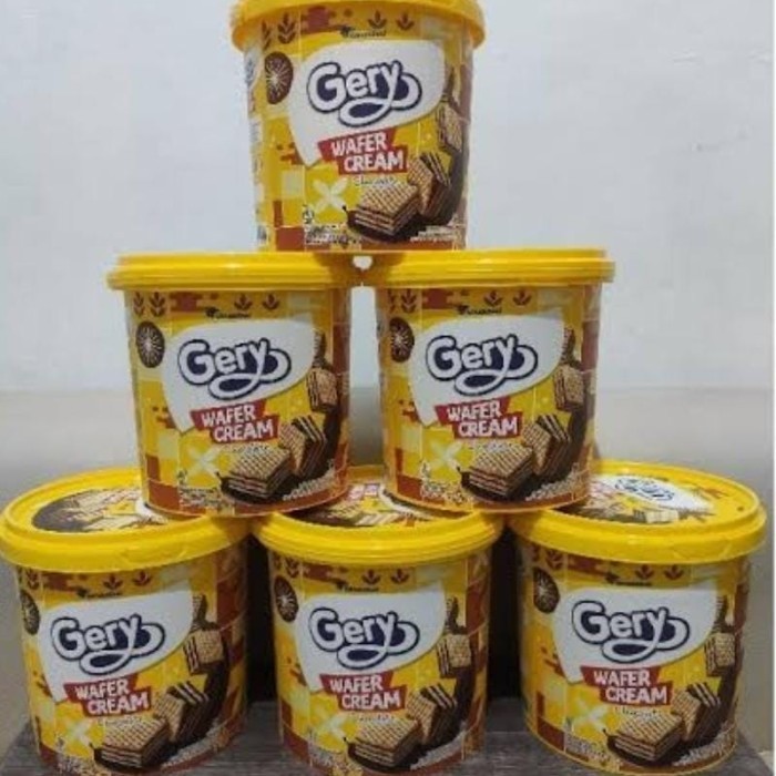 

Gery Wafer Cream Chocolate 1 Dus Isi 6 Kaleng