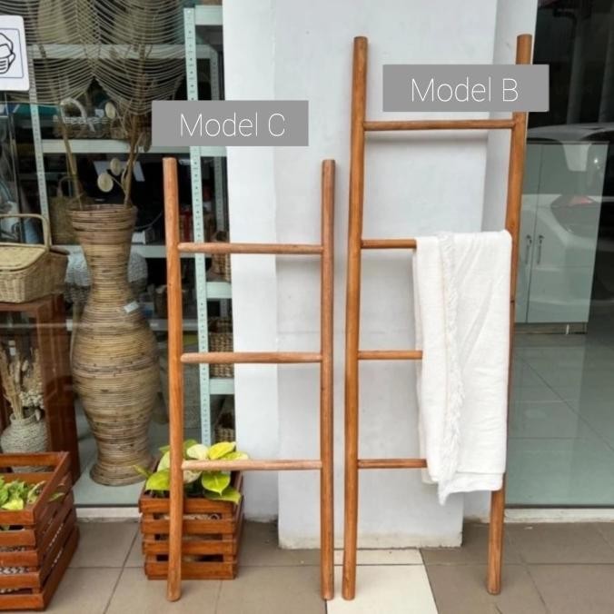 Tangga Kayu Aesthetic / Tangga Dekorasi