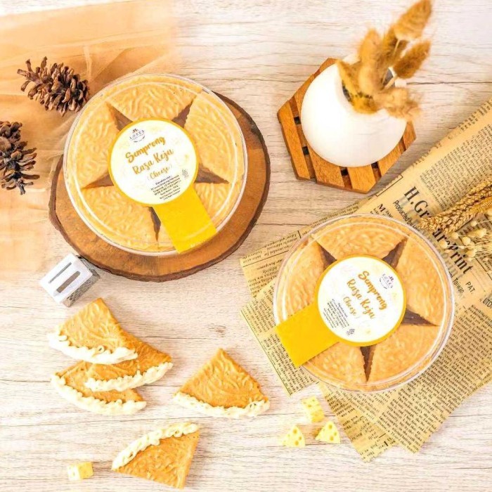 

READY STOK LOVES SEMPRONG HAMPERS IMLEK 2025 OLEH OLEH JAKARTA KUE KERING SEMPRONG CEMILAN VIRAL