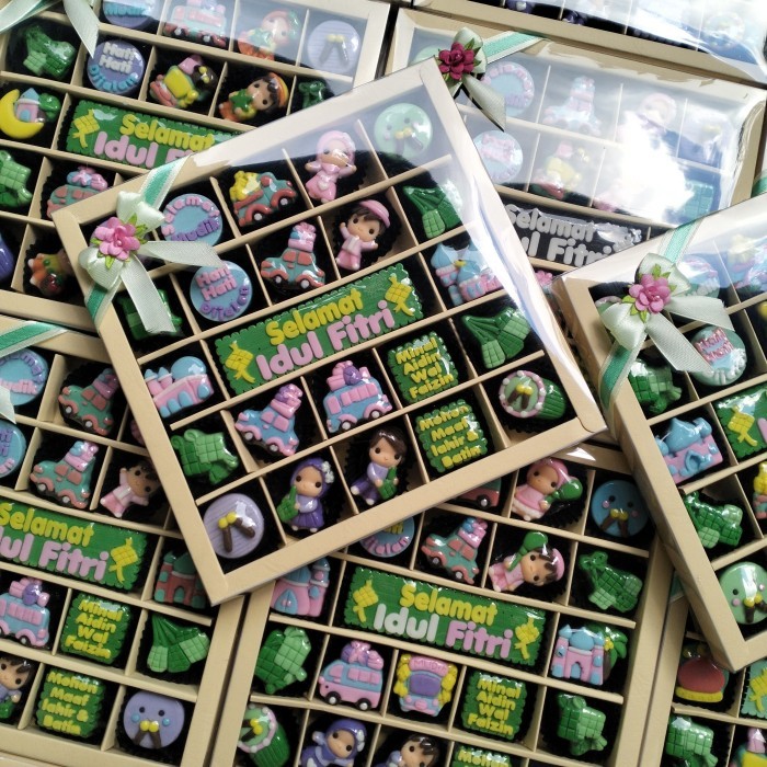 

Hampers Lebaran, Cokelat Karakter Happy Ied Idul Fitri