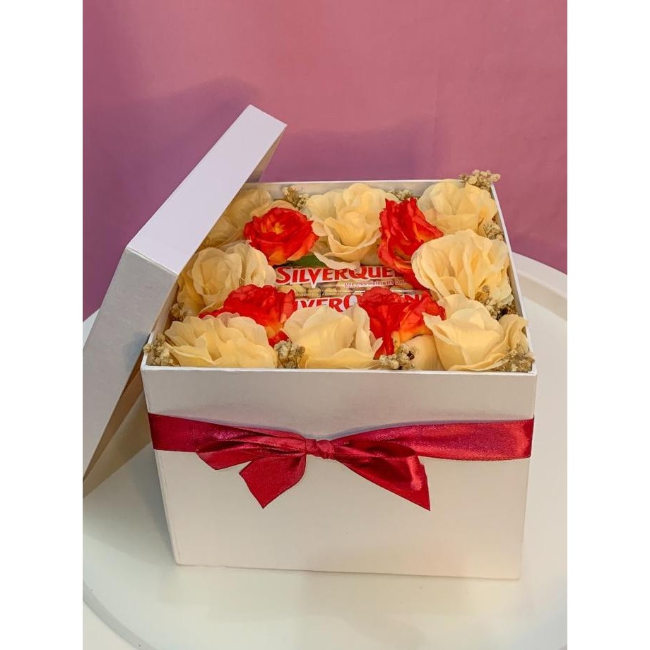 

Box Bunga Coklat/ Hadiah Buket Bucket Valentine/ Valentine Gift