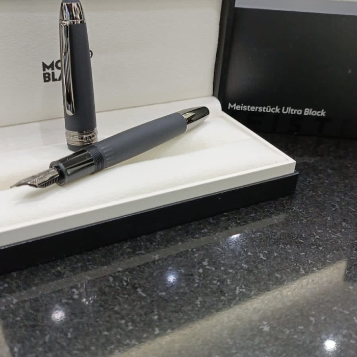 

TERBARU Montblanc Meisterstruk Ultra Black Legrand Fountain Pen Fine 114822