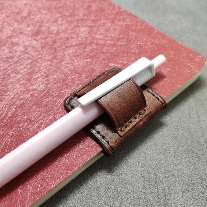 

TERLARIS! Leather Clip Pen Magnet Holder Cover Magnetic Bolpen Bolpoin Notes