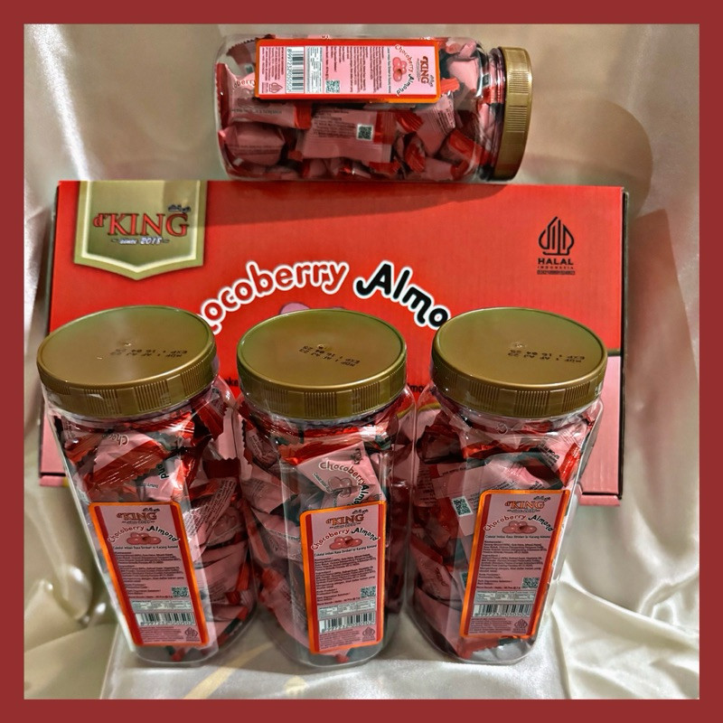 

Cokelat Kacang Almond D'King Per Dus isi 4 Toples varian chocoberry (warna pink)