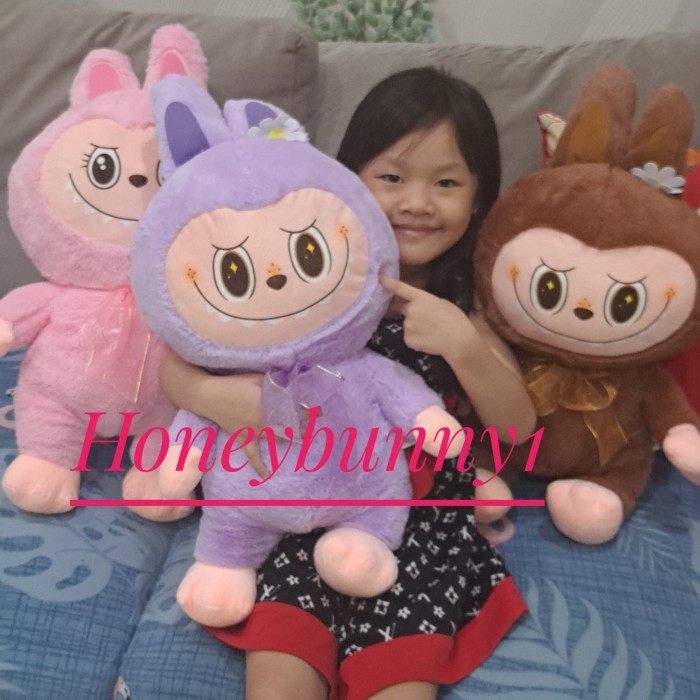 

BONEKA LABUBU THE MONSTER EXCITING MACARON JUMBO SIZE SOFT RASFUR VIRAL