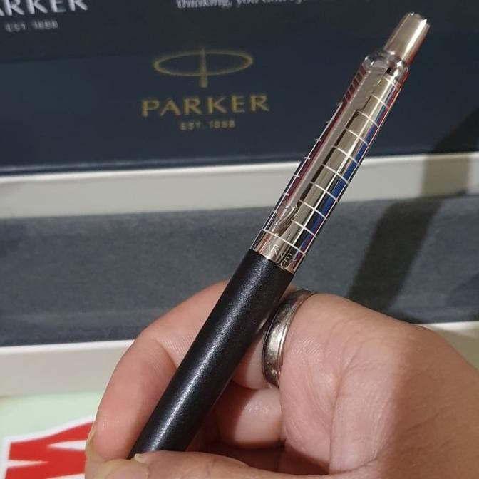 

Produk Baru!! Pulpen Parker Jotter Premium Bond Street Black CT BP Free Grafir Nama