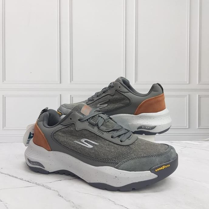 Skechers Arch Fit Outdoor/Sepatu Sneakers Pria/Sepatu Skechers Arch Fit Outdoor Cindyaulia572