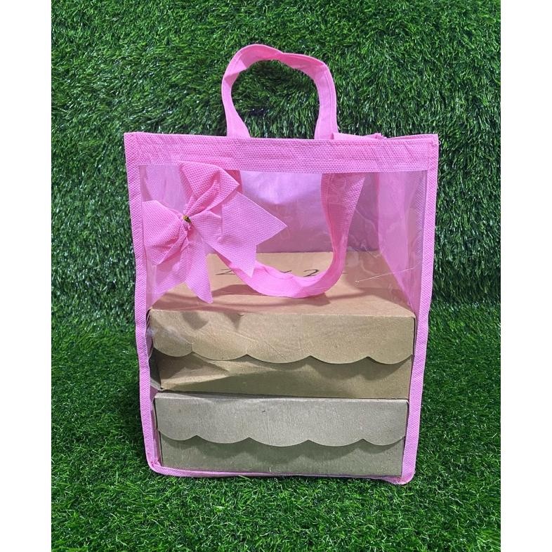 

TERMURAH HARGA LUSIN ISI 12 BIJI -TAS HAJATAN MIKA TEBAL PREMIUM DI KELASNYA 0.25 MM SIZE 22x22x30cm hj-45